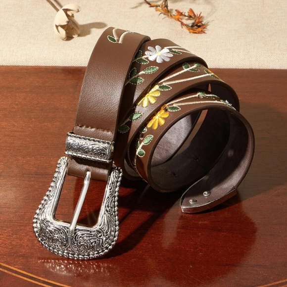 Western Vegan Leather Embroidered Floral Silver Tone Buckle Belt - Picture 8 of 12